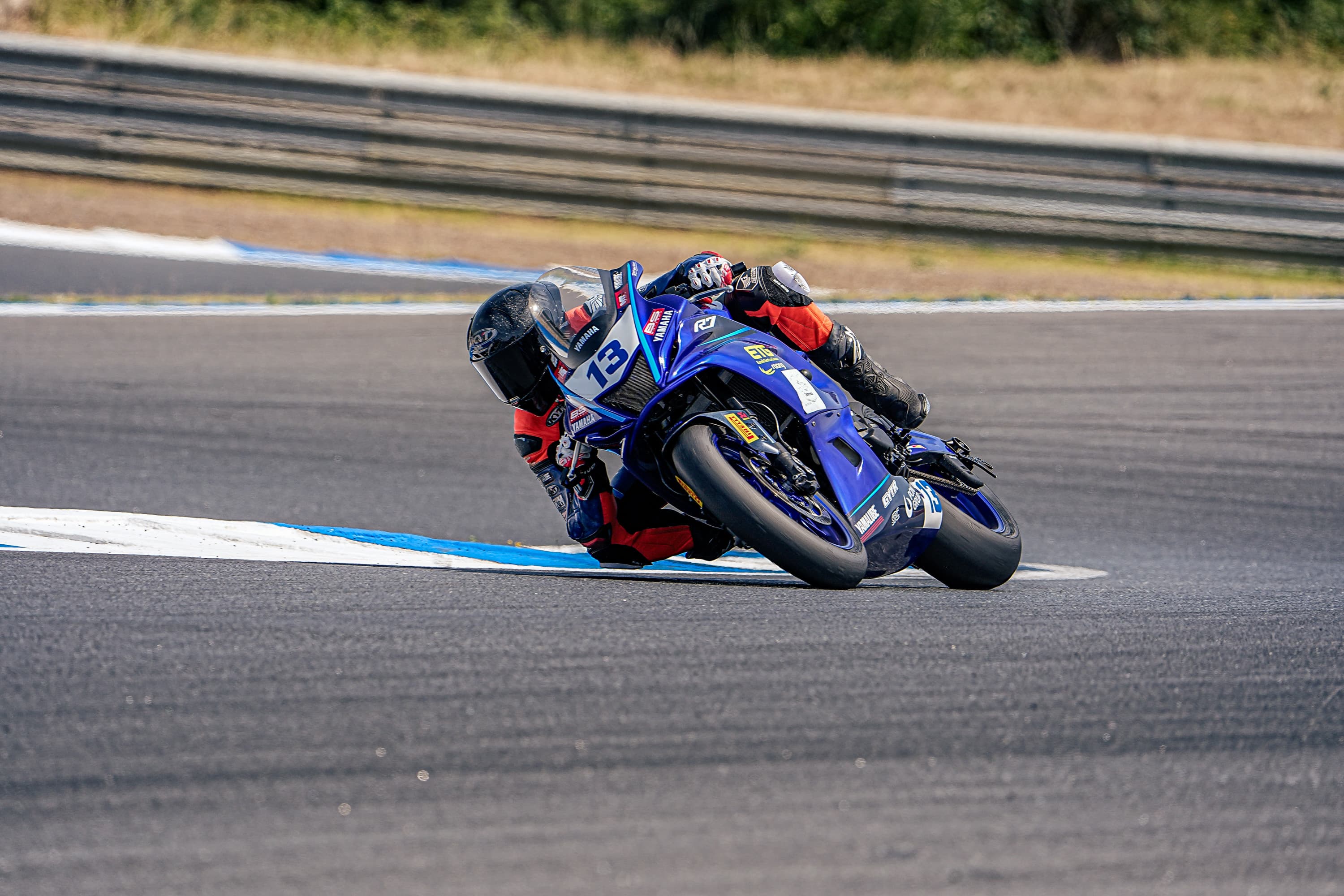 Round 7 — On-Track Battle
