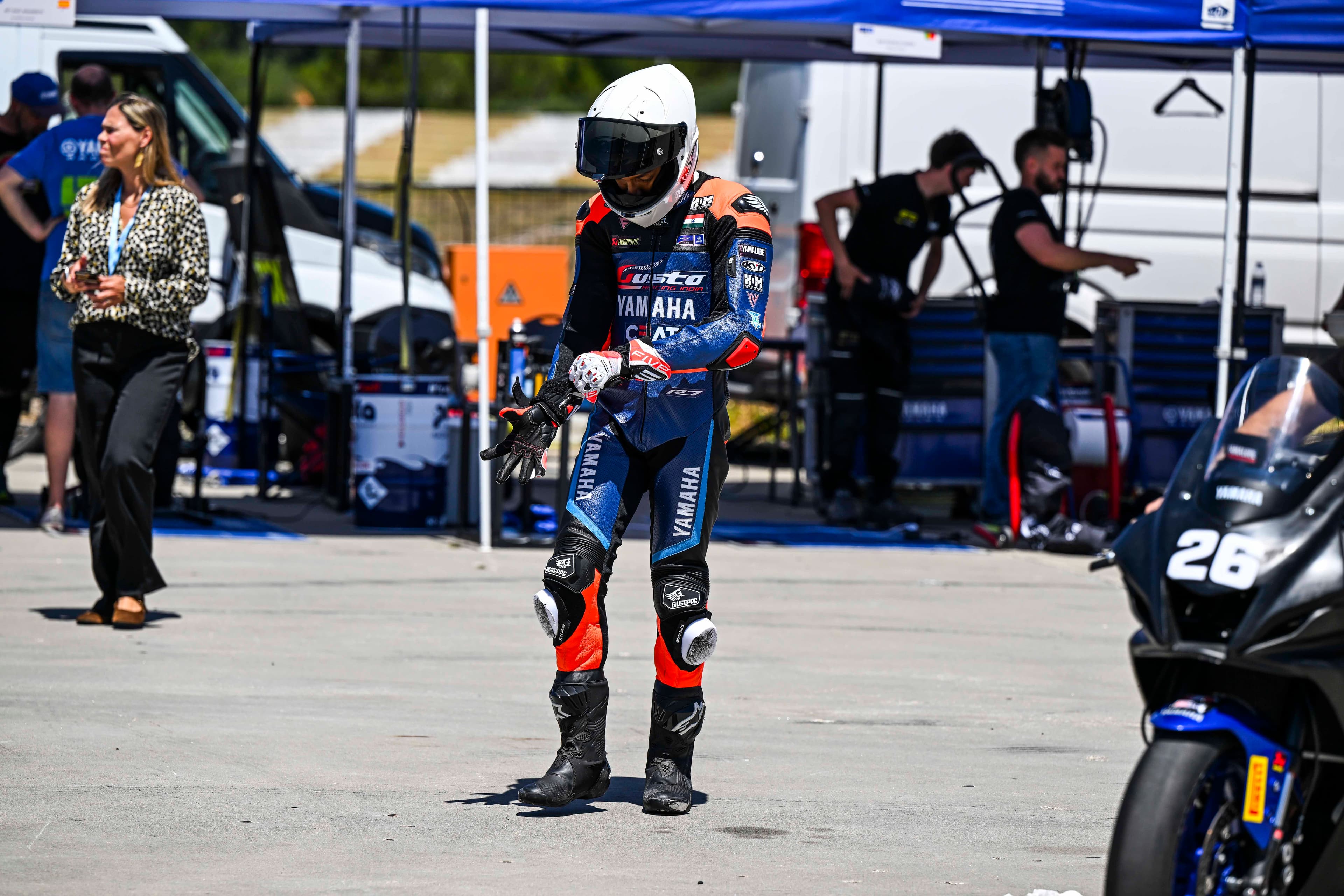 Round 7 — Pit Lane